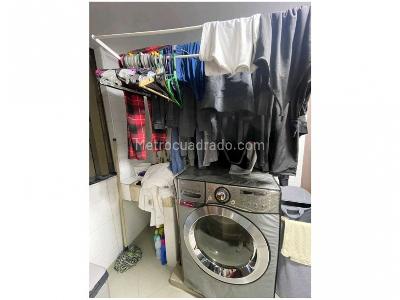 Apartamento de 3 alcobas en venta en Loma De Los Bernal, Medellín, 99 m² · foto 15 de 20