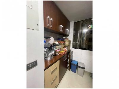 Apartamento de 3 alcobas en venta en Loma De Los Bernal, Medellín, 99 m² · foto 17 de 20