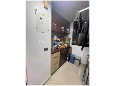 Apartamento de 3 alcobas en venta en Loma De Los Bernal, Medellín, 99 m² · foto 19 de 20