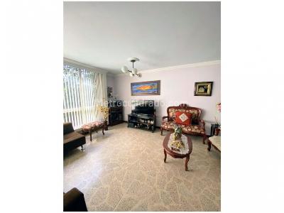 Apartamento de 3 alcobas en venta en Manila, Medellín, 128 m² · foto 2 de 19
