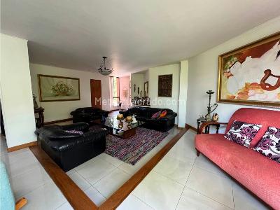 Apartamento de 3 alcobas en venta en Tv Inferior, Medellín, 157 m² · foto 9 de 15