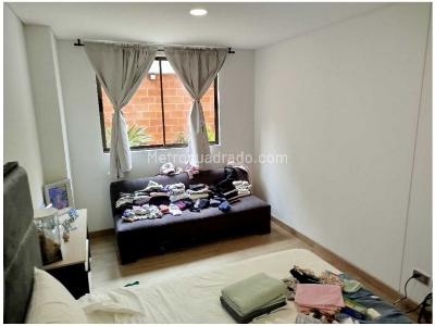 Apartamento de 3 alcobas en venta en Laureles, Medellín, 193 m² · foto 4 de 19
