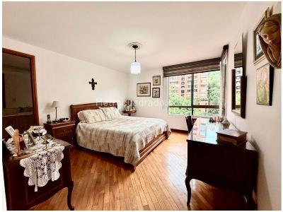 Apartamento de 3 alcobas en venta en El Tesoro, Medellín, 139 m² · foto 9 de 20