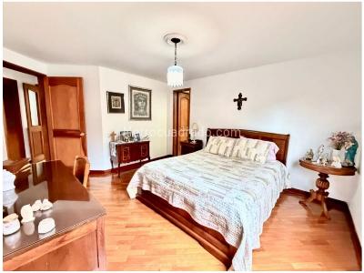 Apartamento de 3 alcobas en venta en El Tesoro, Medellín, 139 m² · foto 10 de 20