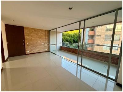 Apartamento de 3 alcobas en venta en Cumbres, Envigado, 93 m² · foto 2 de 20