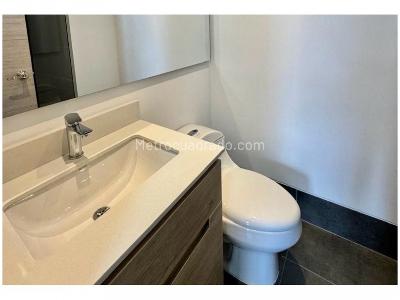 Apartamento de 2 alcobas en venta en El Poblado, Medellín, 87 m² · foto 6 de 8