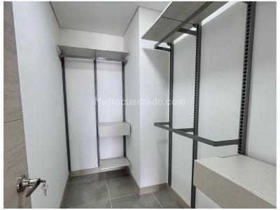 Apartamento de 2 alcobas en venta en El Poblado, Medellín, 87 m² · foto 7 de 8