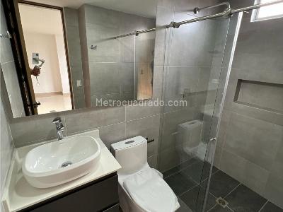 Apartamento de 3 alcobas en venta en Patio Bonito, Medellín, 242 m² · foto 4 de 10
