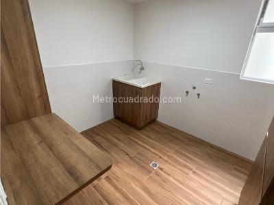 Apartamento de 3 alcobas en venta en Patio Bonito, Medellín, 242 m² · foto 7 de 10