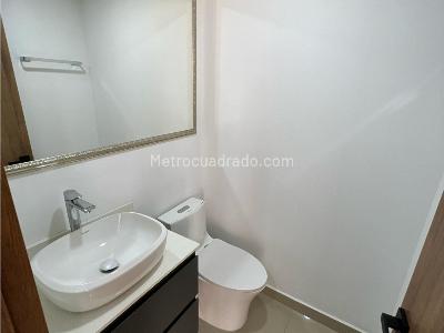 Apartamento de 3 alcobas en venta en Patio Bonito, Medellín, 242 m² · foto 10 de 10