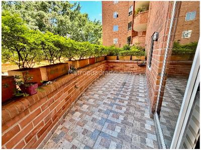 Apartamento de 2 alcobas en venta en Castropol, Medellín, 150 m² · foto 8 de 17