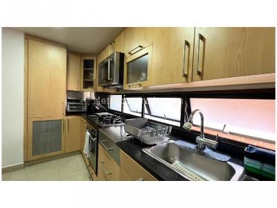 Apartamento de 4 alcobas en venta en Milla De Oro, Medellín, 213 m² · foto 8 de 20