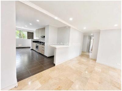 Apartamento de 4 alcobas en venta en Las Palmas, Medellín, 155 m² · foto 2 de 16