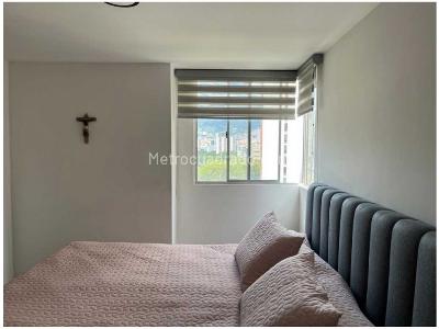 Apartamento de 3 alcobas en venta en Los Colores, Medellín, 92 m² · foto 11 de 18