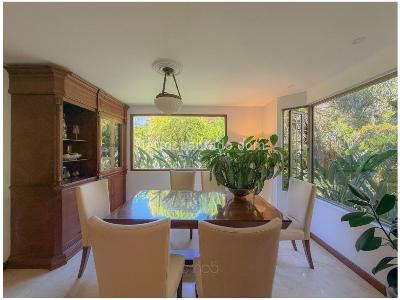 Casa de 3 alcobas en venta en Altos Del Poblado, Medellín, 218 m² · foto 8 de 18