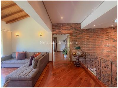 Casa de 3 alcobas en venta en Altos Del Poblado, Medellín, 218 m² · foto 13 de 18
