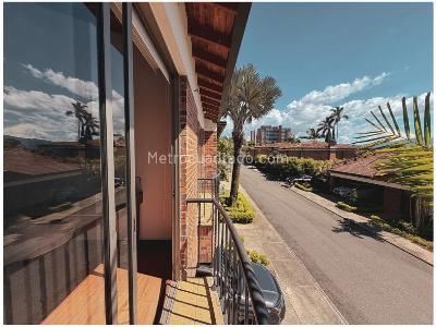 Casa de 3 alcobas en venta en Altos Del Poblado, Medellín, 218 m² · foto 15 de 18