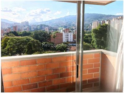 Apartamento de 3 alcobas en venta en Los Colores, Medellín, 82 m² · foto 3 de 17