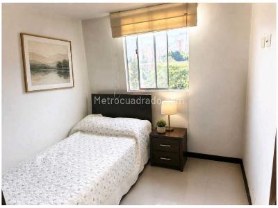 Apartamento de 3 alcobas en venta en Los Colores, Medellín, 82 m² · foto 7 de 17