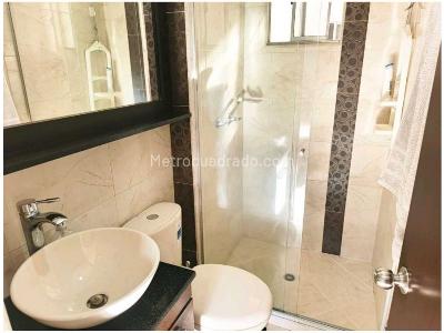 Apartamento de 3 alcobas en venta en Los Colores, Medellín, 82 m² · foto 10 de 17