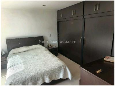 Apartamento de 3 alcobas en venta en Los Colores, Medellín, 82 m² · foto 11 de 17