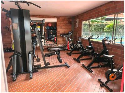 Apartamento de 3 alcobas en venta en Los Colores, Medellín, 82 m² · foto 14 de 17