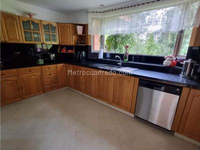 Casa de 4 alcobas en venta en La Calera, Medellín, 293 m² · foto 7 de 15