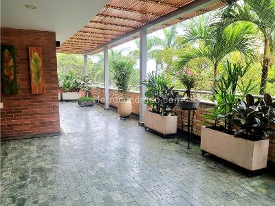Apartamento de 3 alcobas en venta en La Calera, Medellín, 235 m² · foto 2 de 17