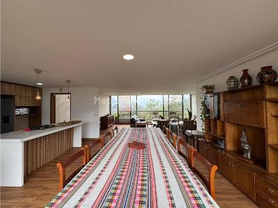Apartamento de 4 alcobas en venta en Loma Del Campestre, Medellín, 340 m² · foto 2 de 15