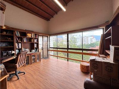 Apartamento de 4 alcobas en venta en Loma Del Campestre, Medellín, 340 m² · foto 5 de 15