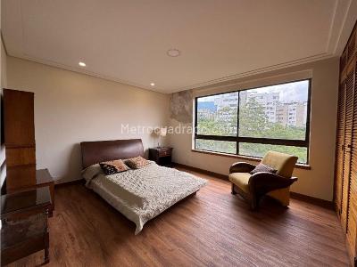 Apartamento de 4 alcobas en venta en Loma Del Campestre, Medellín, 340 m² · foto 10 de 15