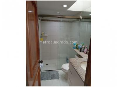 Apartamento de 4 alcobas en venta en Laureles, Medellín, 142 m² · foto 13 de 19