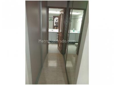 Apartamento de 4 alcobas en venta en Laureles, Medellín, 142 m² · foto 14 de 19
