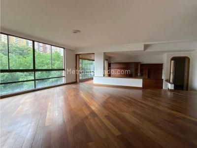 Apartamento de 3 alcobas en venta en Castropol, Medellín, 250 m² · foto 9 de 13