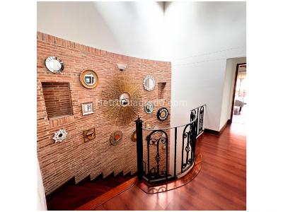 Casa de 4 alcobas en venta en Loma De Los Mesa, Envigado, 282 m² · foto 8 de 20