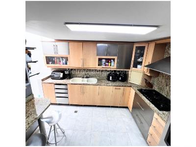 Casa de 4 alcobas en venta en Loma De Los Mesa, Envigado, 282 m² · foto 9 de 20