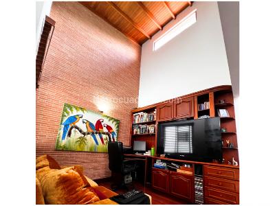 Casa de 4 alcobas en venta en Loma De Los Mesa, Envigado, 282 m² · foto 13 de 20
