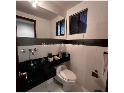 Casa de 4 alcobas en venta en Loma De Los Mesa, Envigado, 282 m² · foto 16 de 20