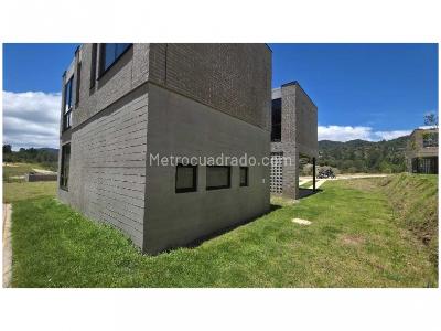 Casa de 3 alcobas en venta en Loma Del Escobero, Envigado, 600 m² · foto 6 de 20