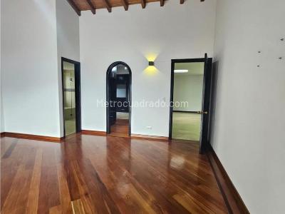 Casa de 5 alcobas en venta en La Calera, Medellín, 420 m² · foto 15 de 19