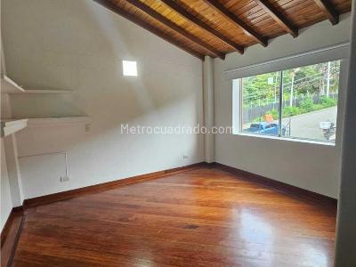 Casa de 5 alcobas en venta en La Calera, Medellín, 420 m² · foto 17 de 19