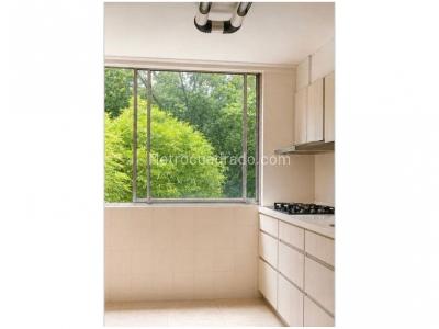 Apartamento de 3 alcobas en venta en El Poblado, Medellín, 147 m² · foto 4 de 13