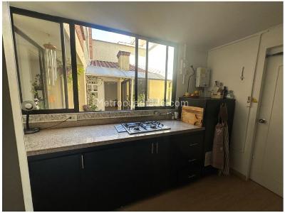 Apartamento de 3 alcobas en venta en Laureles, Medellín, 161 m² · foto 16 de 17