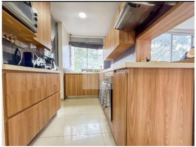 Apartamento de 3 alcobas en venta en El Tesoro, Medellín, 151 m² · foto 4 de 14