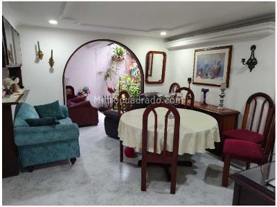 Casa de 3 alcobas en venta en La Nubia, Medellín, 151 m² · foto 5 de 13