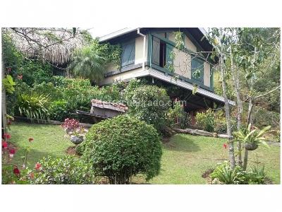 Casa de 5 alcobas en venta en Las Palmas, Medellín, 500 m² · foto 1 de 9