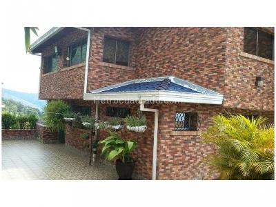 Casa de 5 alcobas en venta en Las Palmas, Medellín, 500 m² · foto 7 de 9