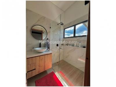 Casa de 3 alcobas en venta en Las Palmas, Envigado, 370 m² · foto 14 de 16