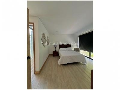 Casa de 3 alcobas en venta en Las Palmas, Envigado, 370 m² · foto 9 de 16
