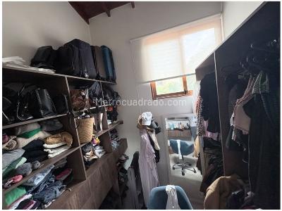 Casa de 4 alcobas en venta en Loma Del Escobero, Envigado, 250 m² · foto 12 de 17
